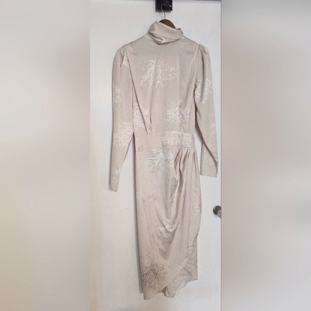 Fashion Nova. Size SM. Open back, high neck, long sleeve,cream dress. Rose print